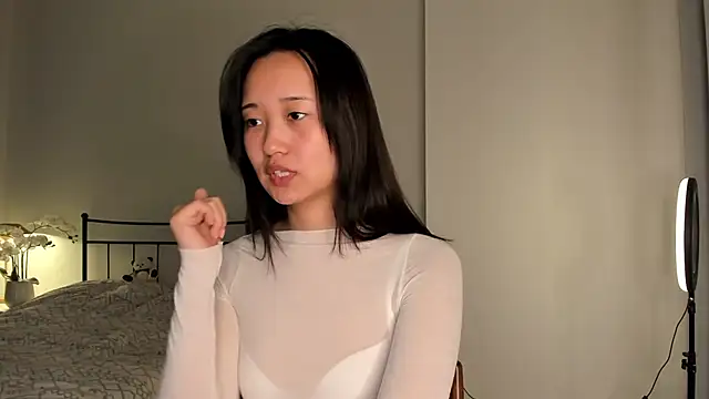 Snapshot of julias_tapes chatting on March 6, 2025, 8:08 am julias tapes online show from March 6, 2025, 8:08 am