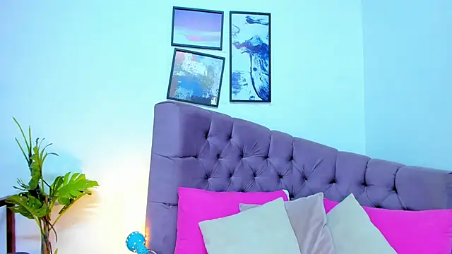 Gretta Queen online show from November 23, 2025, 3:45 pm