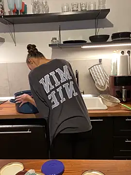 spottyyy online show from September 15, 2025, 4:29 pm