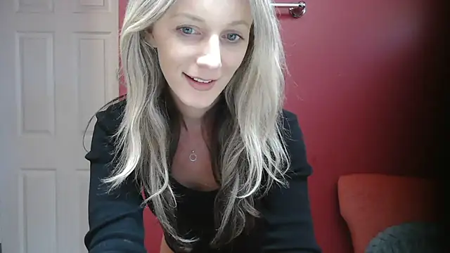 Heyitsmee33 online show from January 7, 2025, 8:52 pm