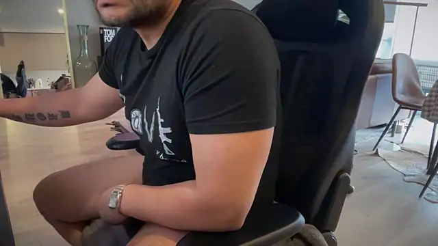 HungandThickLatin online show from February 15, 2025, 12:48 am