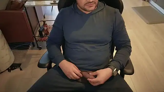 HungandThickLatin online show from November 14, 2025, 7:23 pm