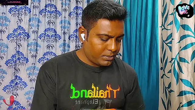 Snapshot of BLACK---MAMBA chatting on March 21, 2025, 3:57 pm BLACK---MAMBA online show from March 21, 2025, 3:57 pm