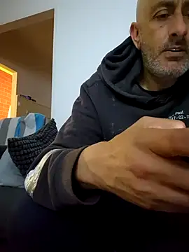 cuci45 online show from March 19, 2026, 9:52 pm