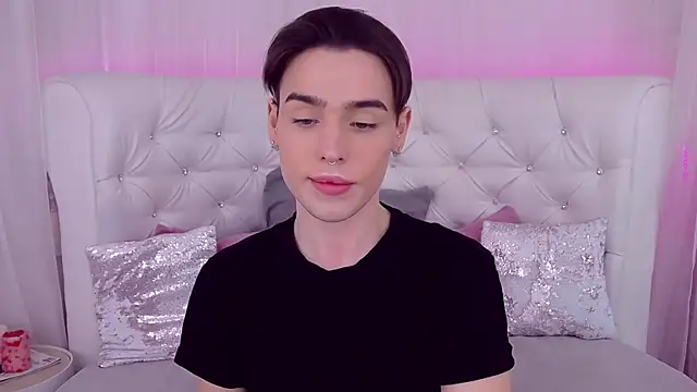 RobbyCharming online show from February 15, 2025, 7:39 pm