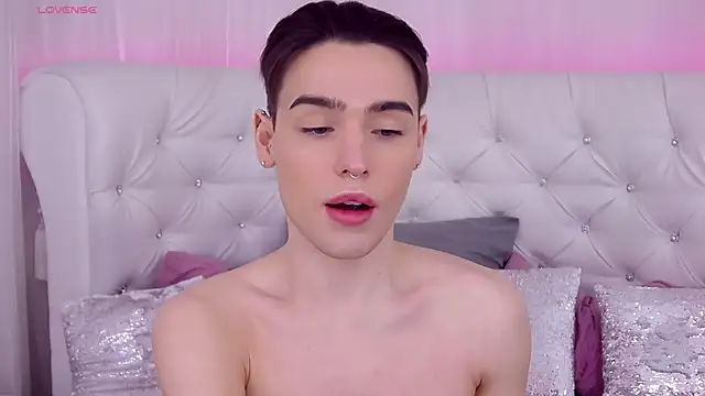 RobbyCharming online show from March 6, 2025, 7:43 pm