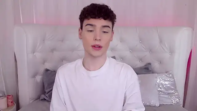 RobbyCharming online show from September 24, 2025, 3:54 am