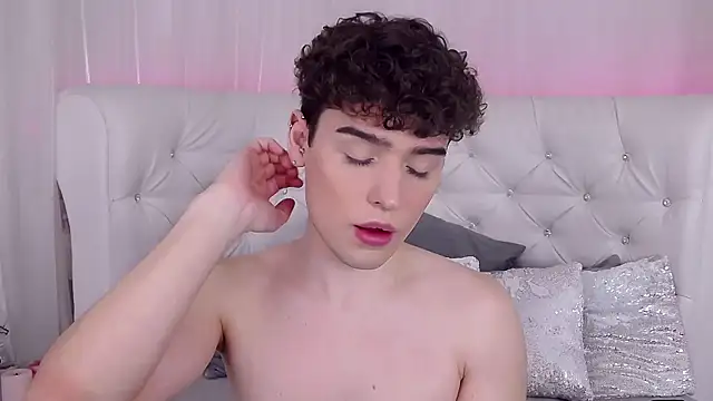 RobbyCharming online show from October 19, 2025, 3:51 am