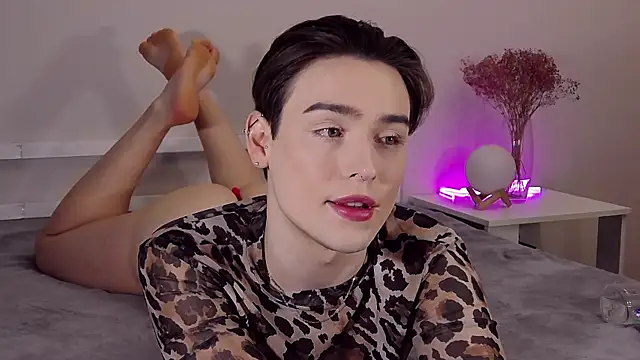 RobbyCharming online show from May 11, 2026, 5:24 am