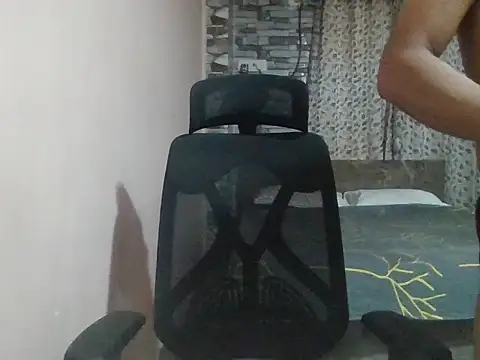 sexx4 online show from April 23, 2026, 7:27 pm