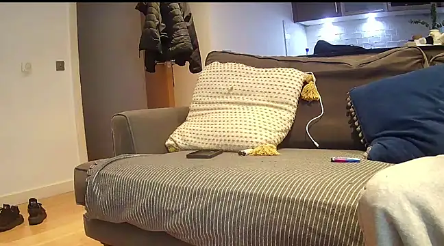 uk-bobbie-uk online show from December 5, 2024, 7:38 pm