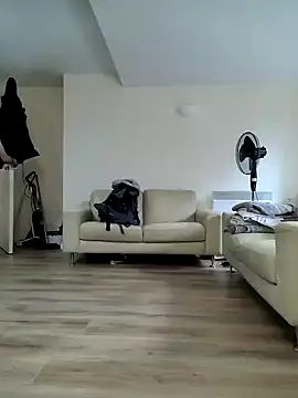 uk-bobbie-uk online show from December 27, 2024, 11:39 am