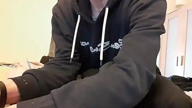 uk-bobbie-uk online show from February 6, 2025, 12:37 pm