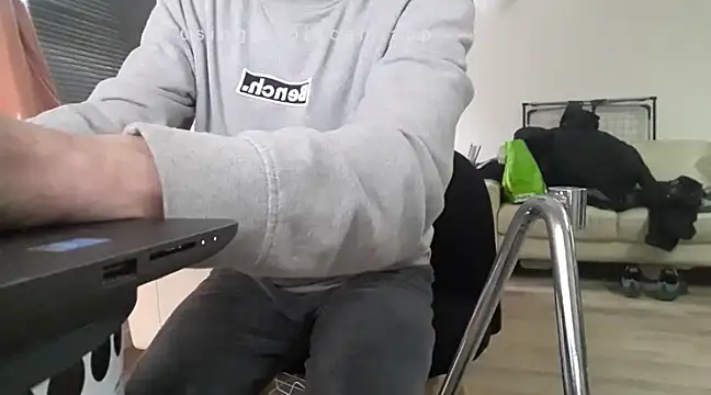 uk-bobbie-uk online show from February 24, 2025, 9:00 am