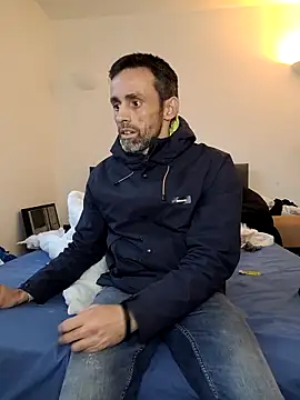 uk-bobbie-uk online show from November 30, 2025, 3:38 pm