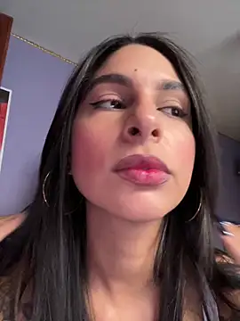 charlotte stevenss  online show from May 9, 2026, 2:33 pm