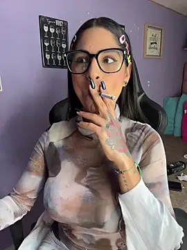 charlotte stevenss  online show from May 13, 2026, 3:09 pm