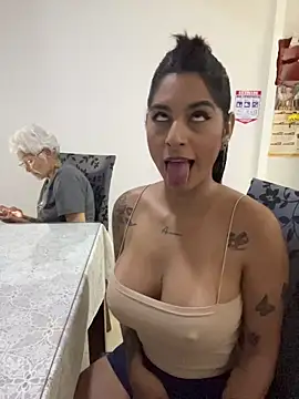 charlotte stevenss  online show from May 26, 2026, 3:08 pm