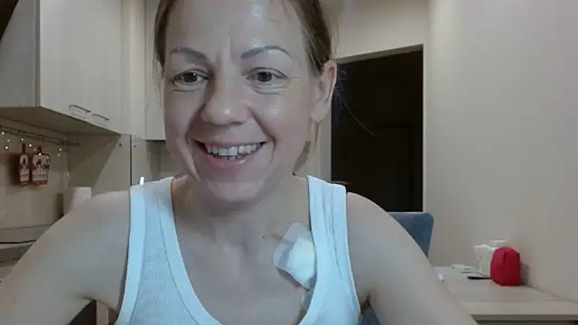 Snapshot of Popppka chatting on December 24, 2024, 7:33 pm Popppka online show from December 24, 2024, 7:33 pm