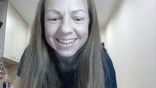 Snapshot of Popppka chatting on January 14, 2025, 6:38 pm Popppka online show from January 14, 2025, 6:38 pm