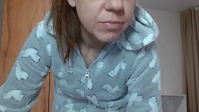 Snapshot of Popppka chatting on February 16, 2025, 2:10 pm Popppka online show from February 16, 2025, 2:10 pm