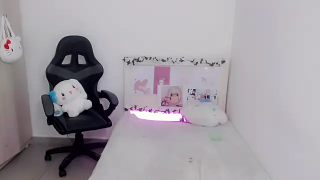 Snapshot of Youlittlepervertt_ chatting on January 7, 2025, 6:27 am Youlittlepervertt online show from January 7, 2025, 6:27 am