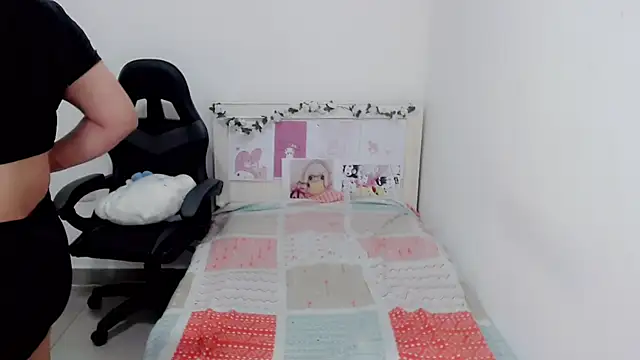 Snapshot of Youlittlepervertt_ chatting on January 14, 2025, 5:19 am Youlittlepervertt online show from January 14, 2025, 5:19 am