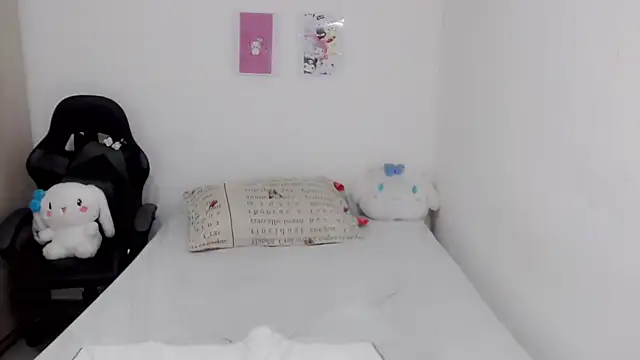 Snapshot of Youlittlepervertt_ chatting on February 19, 2025, 3:17 am Youlittlepervertt online show from February 19, 2025, 3:17 am