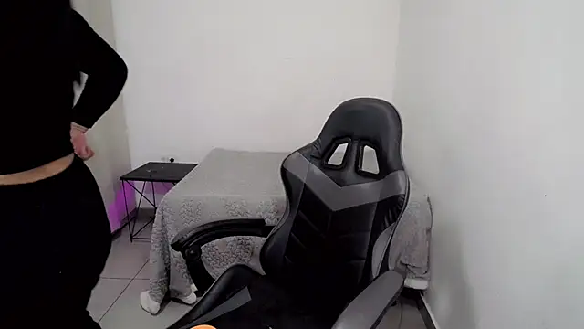 Youlittlepervertt  online show from March 28, 2026, 6:40 pm