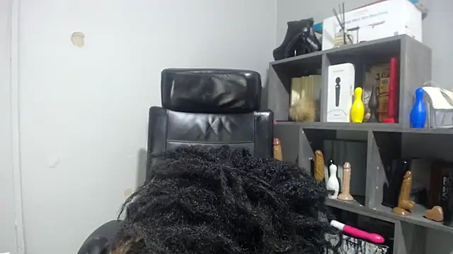 Snapshot of Shaniko89 chatting on November 15, 2025, 12:56 pm Shaniko89 online show from November 15, 2025, 12:56 pm