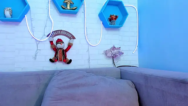 Helenn monroy1 online show from December 20, 2024, 5:51 pm