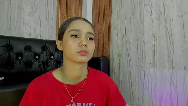 MarianaManzur online show from October 28, 2025, 3:04 pm