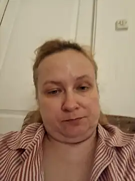 Snapshot of She-devilx chatting on September 17, 2025, 7:59 pm She-devilx online show from September 17, 2025, 7:59 pm