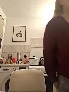 Snapshot of She-devilx chatting on October 7, 2025, 11:35 pm She-devilx online show from October 7, 2025, 11:35 pm