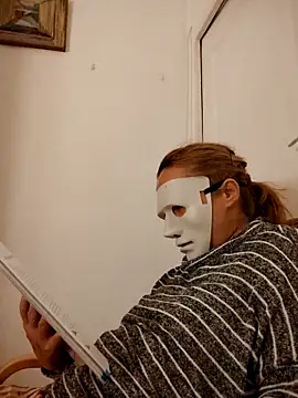 Snapshot of She-devilx chatting on October 14, 2025, 10:32 pm She-devilx online show from October 14, 2025, 10:32 pm