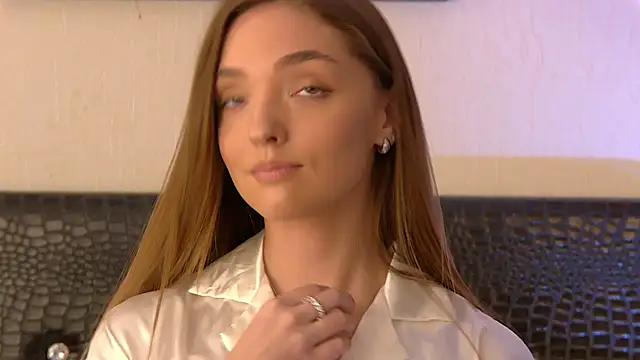 VirginieCruz online show from March 1, 2025, 9:18 am