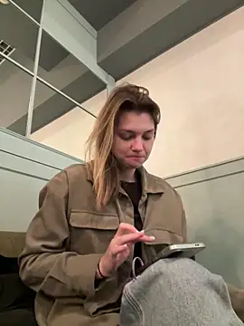 ValenciaShock online show from December 21, 2025, 6:53 am