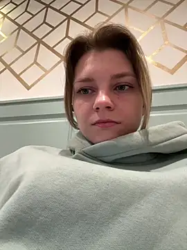 Snapshot of ValenciaShock chatting on July 4, 2026, 7:14 am ValenciaShock online show from July 4, 2026, 7:14 am