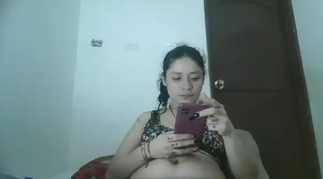 TamaraNauthy online show from January 9, 2025, 3:55 pm