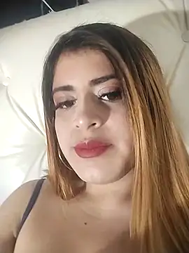 Snapshot of bella_star21 chatting on November 12, 2025, 4:57 am bella star21 online show from November 12, 2025, 4:57 am