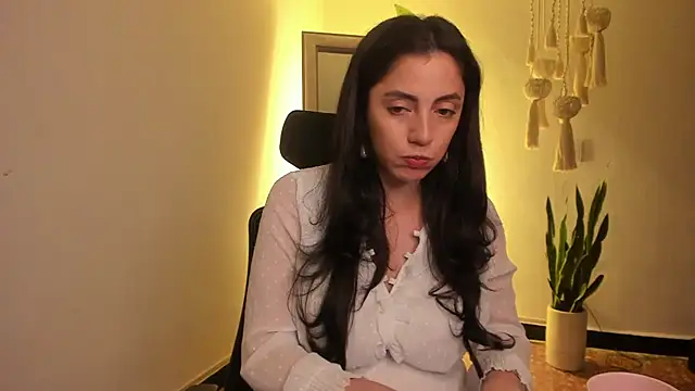 Snapshot of Mala_Bad chatting on December 16, 2024, 4:38 pm Mala Bad online show from December 16, 2024, 4:38 pm
