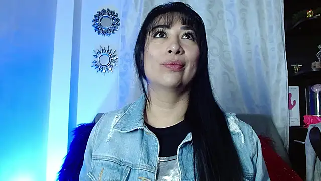 Snapshot of Karina_Yang chatting on January 19, 2025, 1:32 am Karina Yang online show from January 19, 2025, 1:32 am