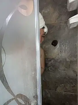 Karina Yang online show from February 10, 2026, 2:43 pm