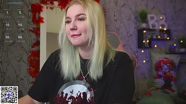 Snapshot of Moon_Valkyrie chatting on October 12, 2025, 9:30 am Moon Valkyrie online show from October 12, 2025, 9:30 am