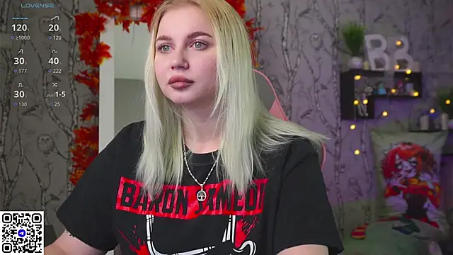 Snapshot of Moon_Valkyrie chatting on November 7, 2025, 8:14 am Moon Valkyrie online show from November 7, 2025, 8:14 am