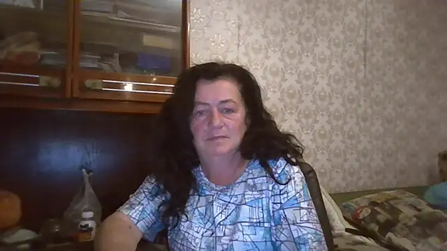 GypsiQueen2 online show from September 15, 2025, 7:36 pm