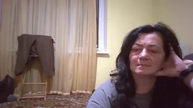 GypsiQueen2 online show from January 6, 2026, 6:11 pm