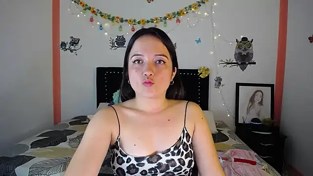 Snapshot of naughty_girl_4u chatting on December 7, 2024, 7:43 pm naughty girl 4u online show from December 7, 2024, 7:43 pm