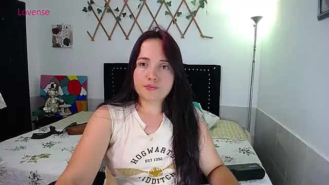 Snapshot of naughty_girl_4u chatting on July 13, 2026, 2:36 am naughty girl 4u online show from July 13, 2026, 2:36 am