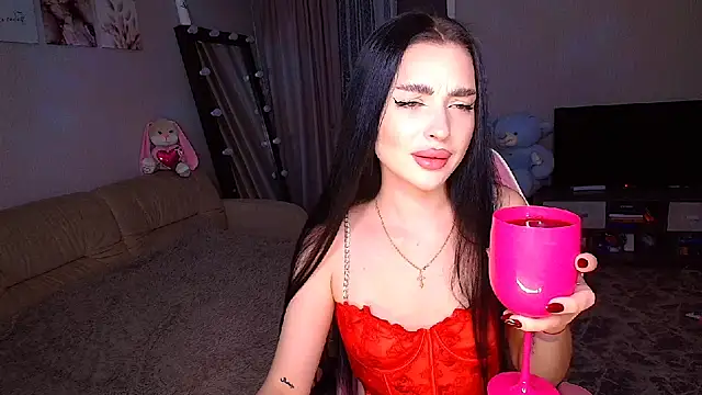   Malika   online show from September 25, 2025, 2:32 pm